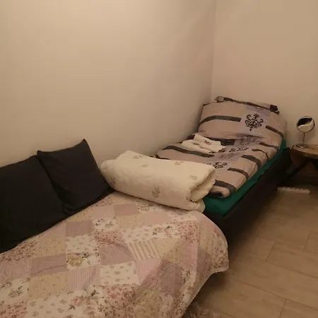 Souterrain With Wc And Shower Kwatera prywatna