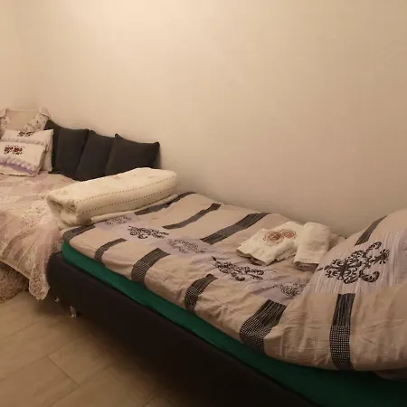 Souterrain With Wc And Shower Kwatera prywatna Freising